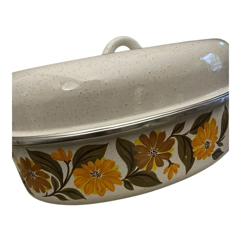 JMP Capri Harvest Blossom enamelware oval roasting pan with a lid - Picture 3 of 6